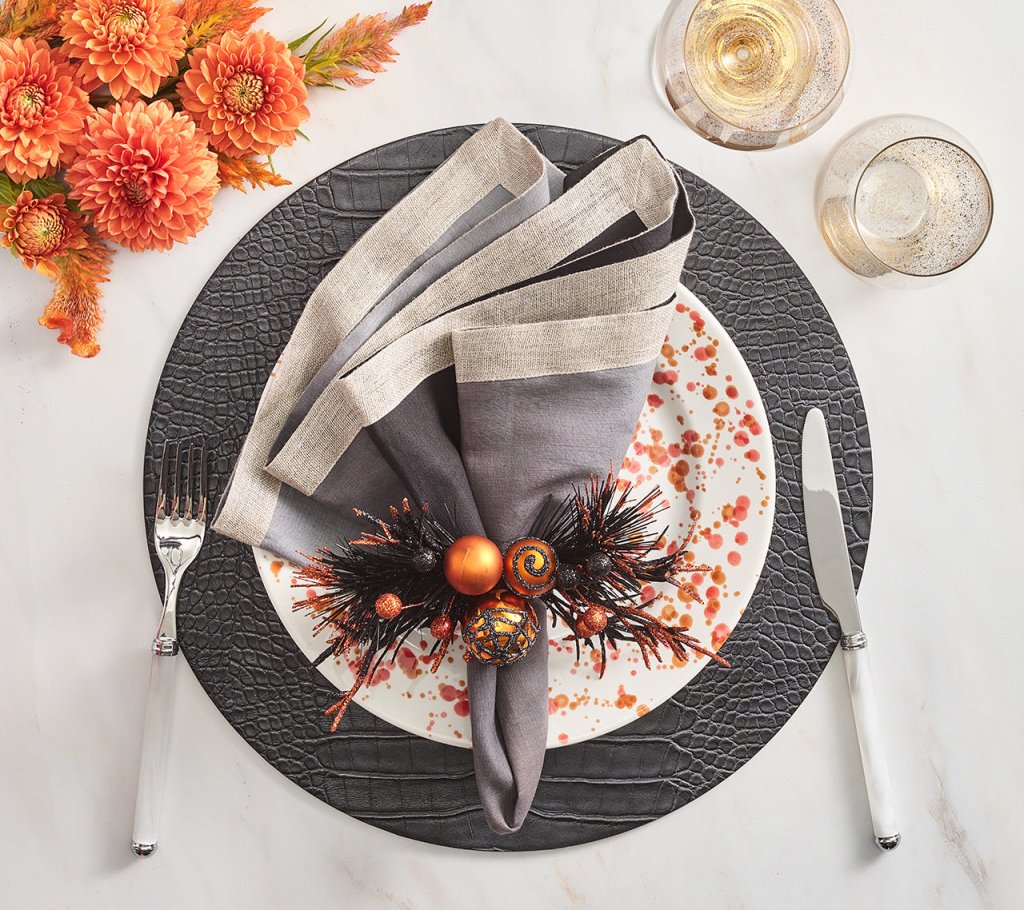 Kim Seybert, Inc.Dip Dye Napkin in Gray & Black, Set of 4Napkins