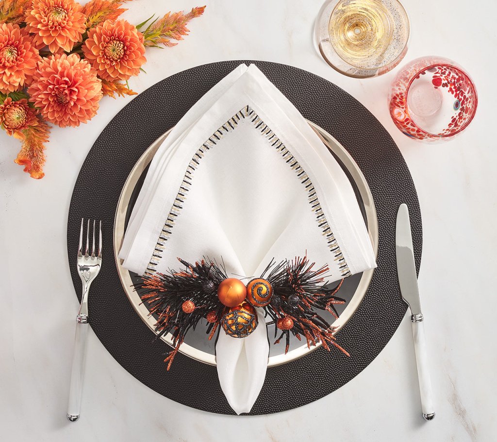 Shagreen Placemat in Black, Set of 4