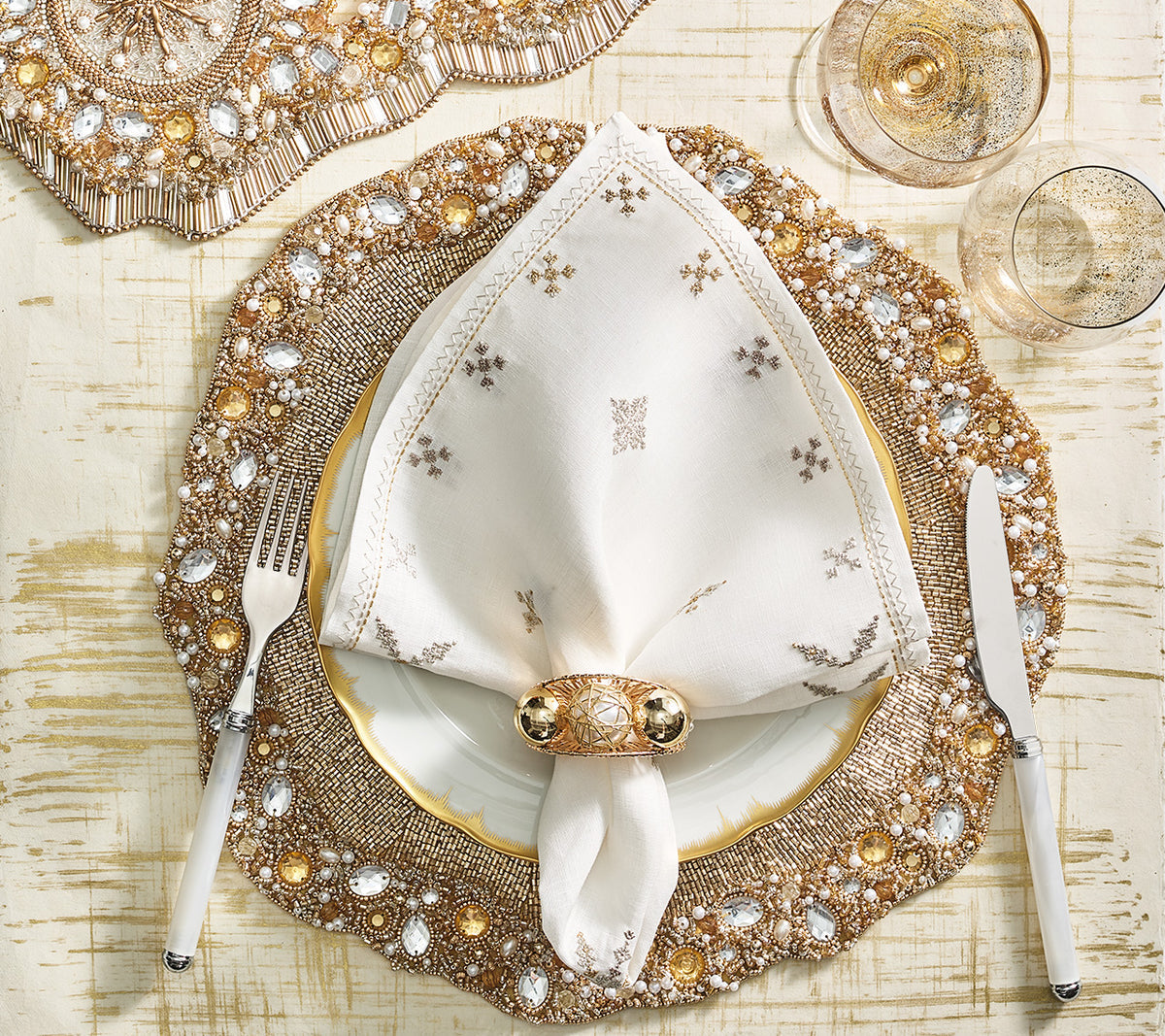 Kim Seybert Luxury Ornate Table Runner in Champagne & Crystal