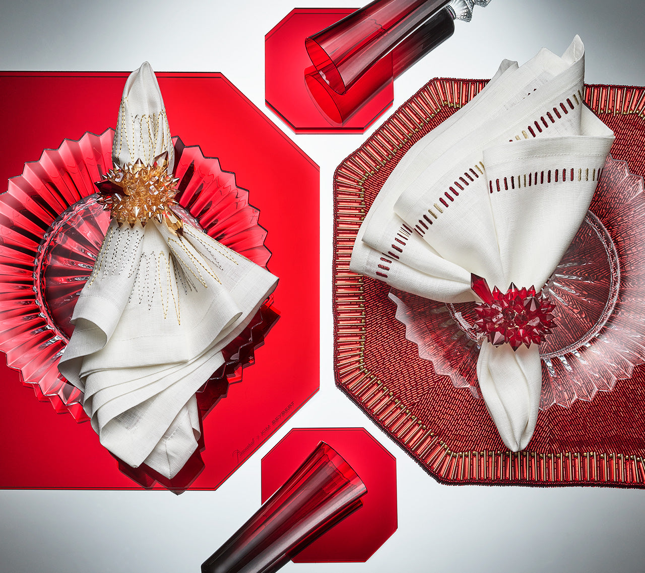 Harmonie Napkin in White, Red & Gold, Set of 4 in a Gift Box