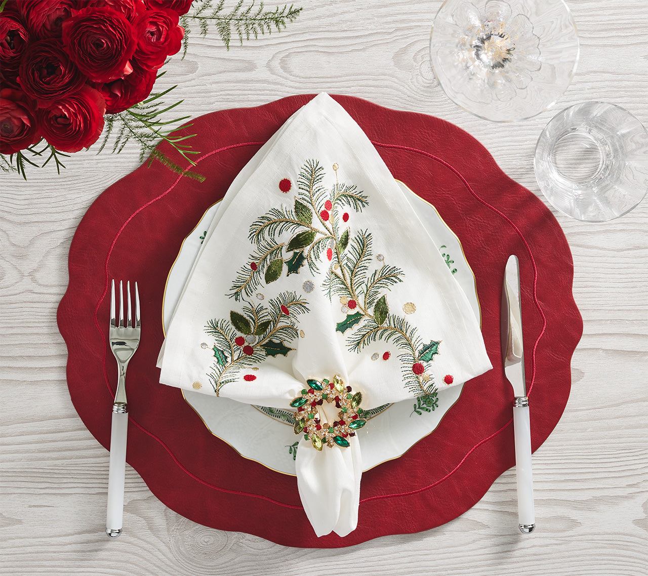 Xmas Carol Napkin in White, Red & Green, Set of 4