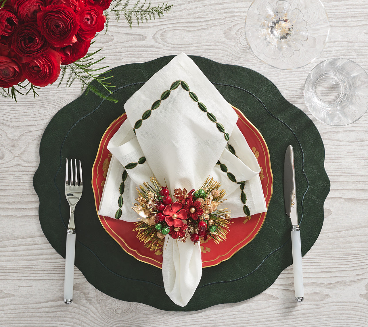 Xmas Carol Napkin Ring in Red, Green & Gold, Set of 4