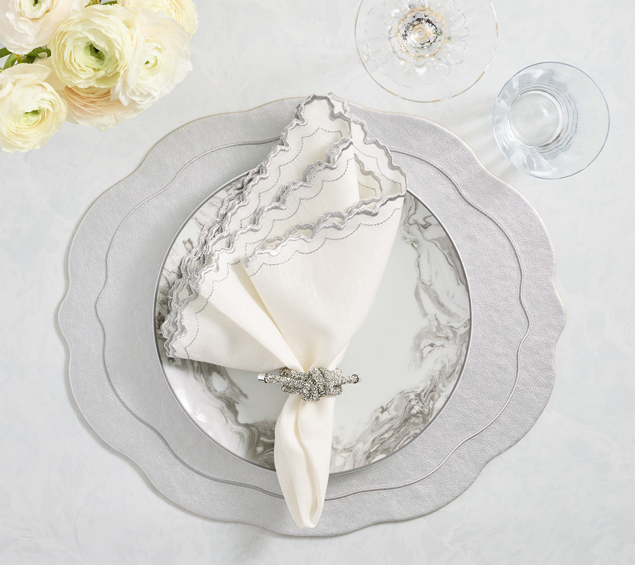 Arches Napkin in White & Silver, Set of 4