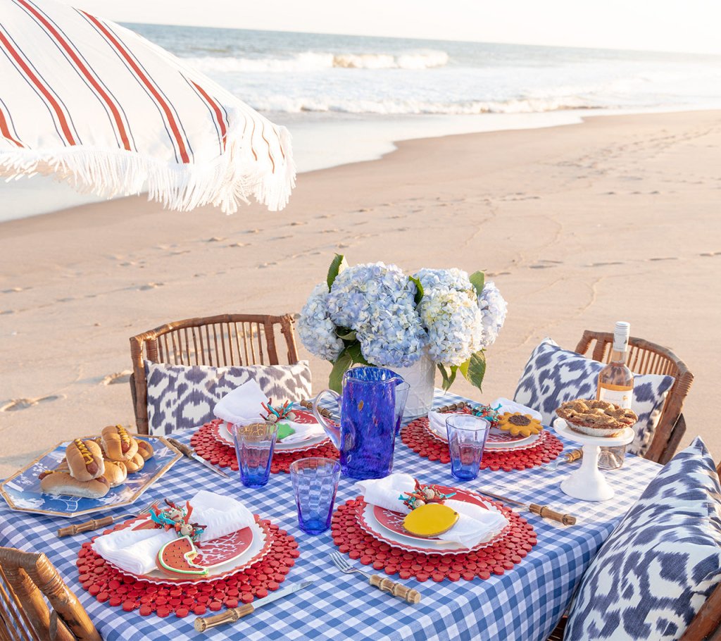 Round Bamboo Placemat in Coral
