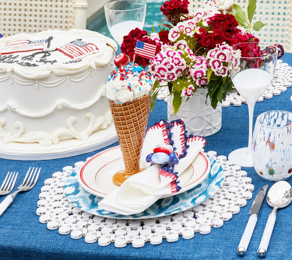 Knotted Edge Napkin in White, Navy & Red, Set of 4