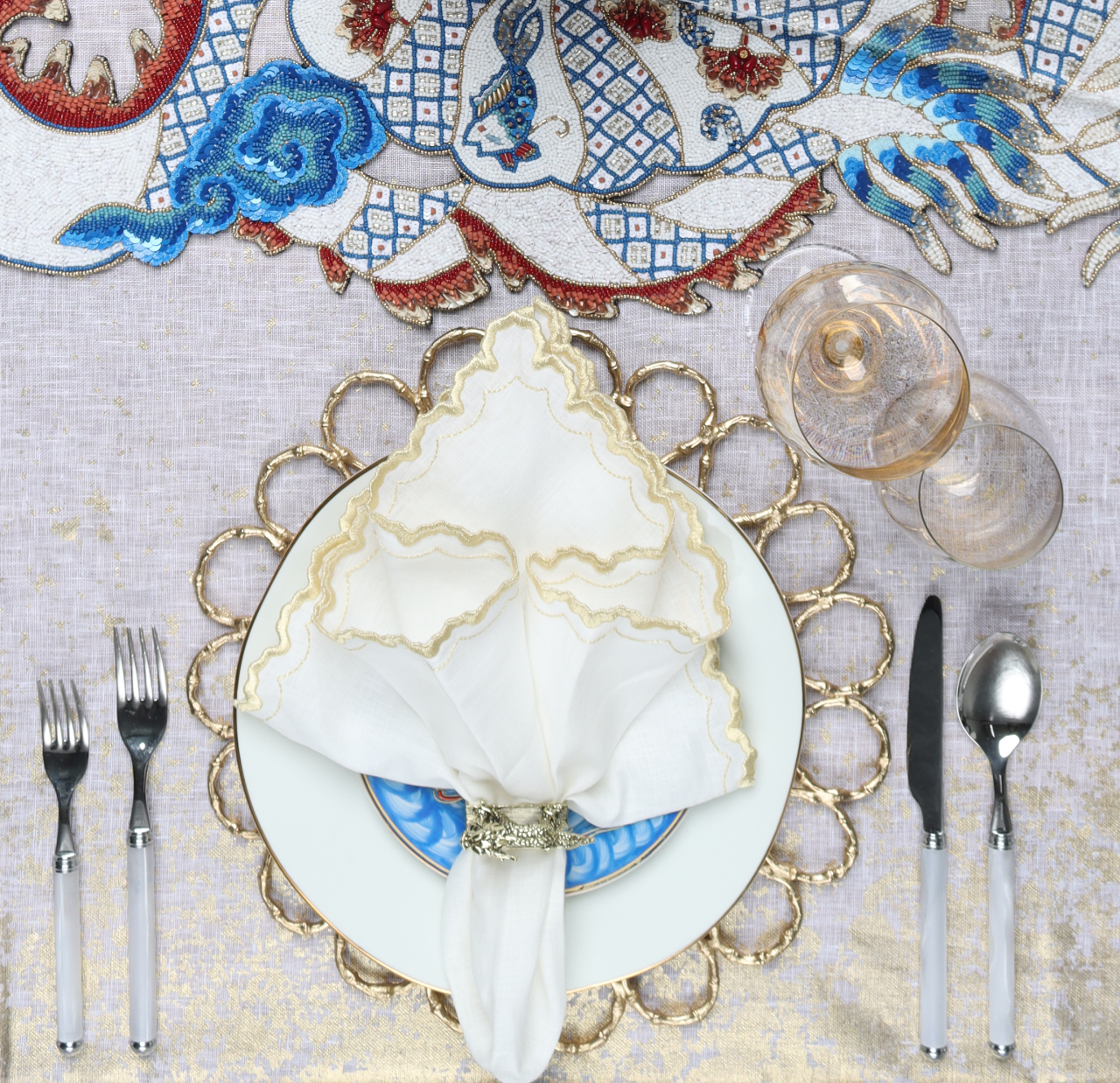 Orient Napkin Ring in Gold, Set of 4 in a Gift Box