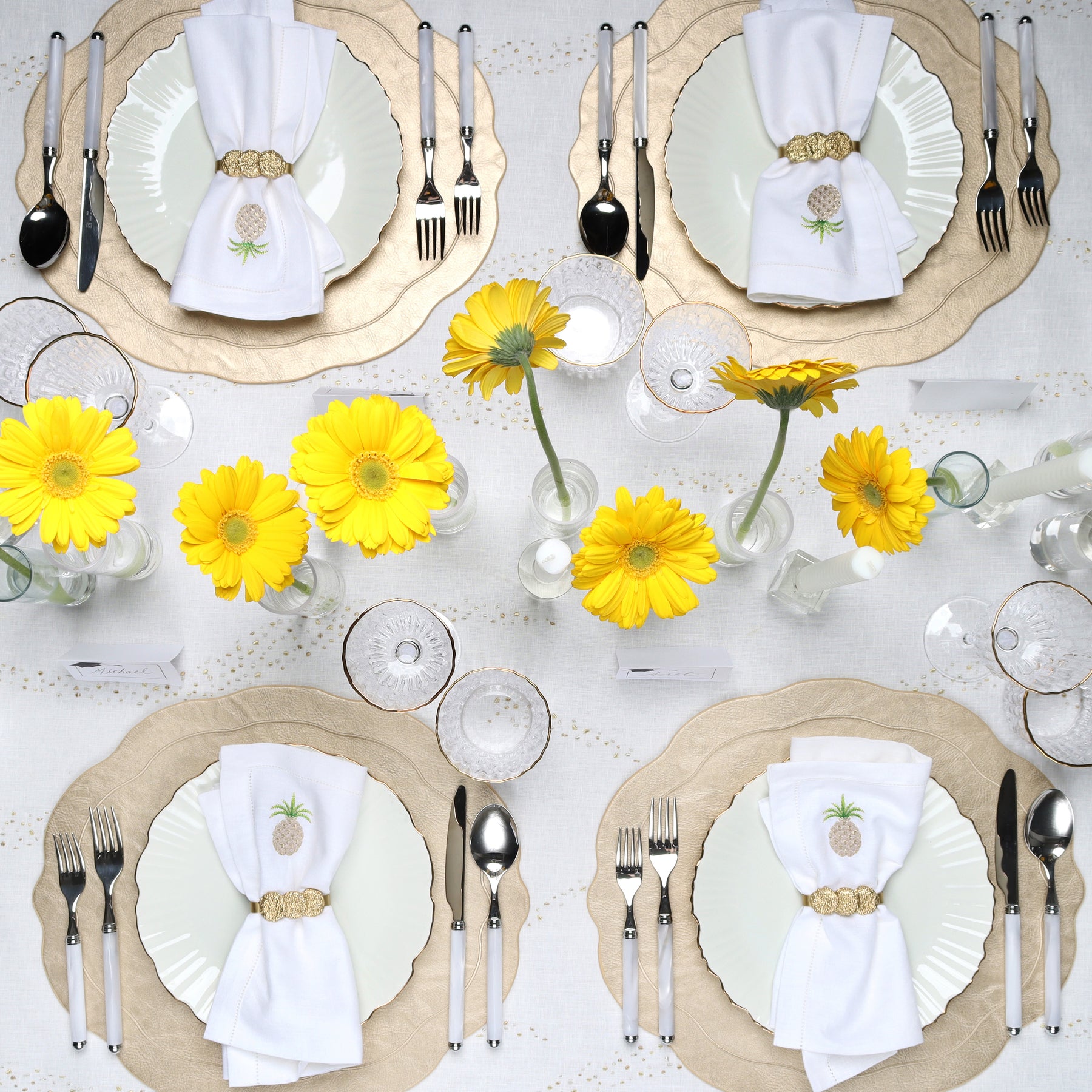 Pin Dot Tablecloth in Gold & Silver
