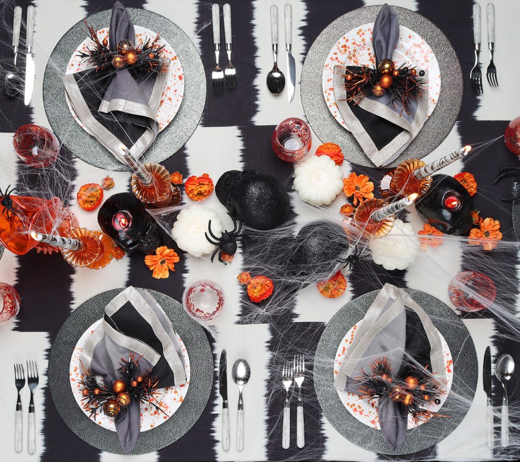Kim Seybert, Inc.Dip Dye Napkin in Gray & Black, Set of 4Napkins