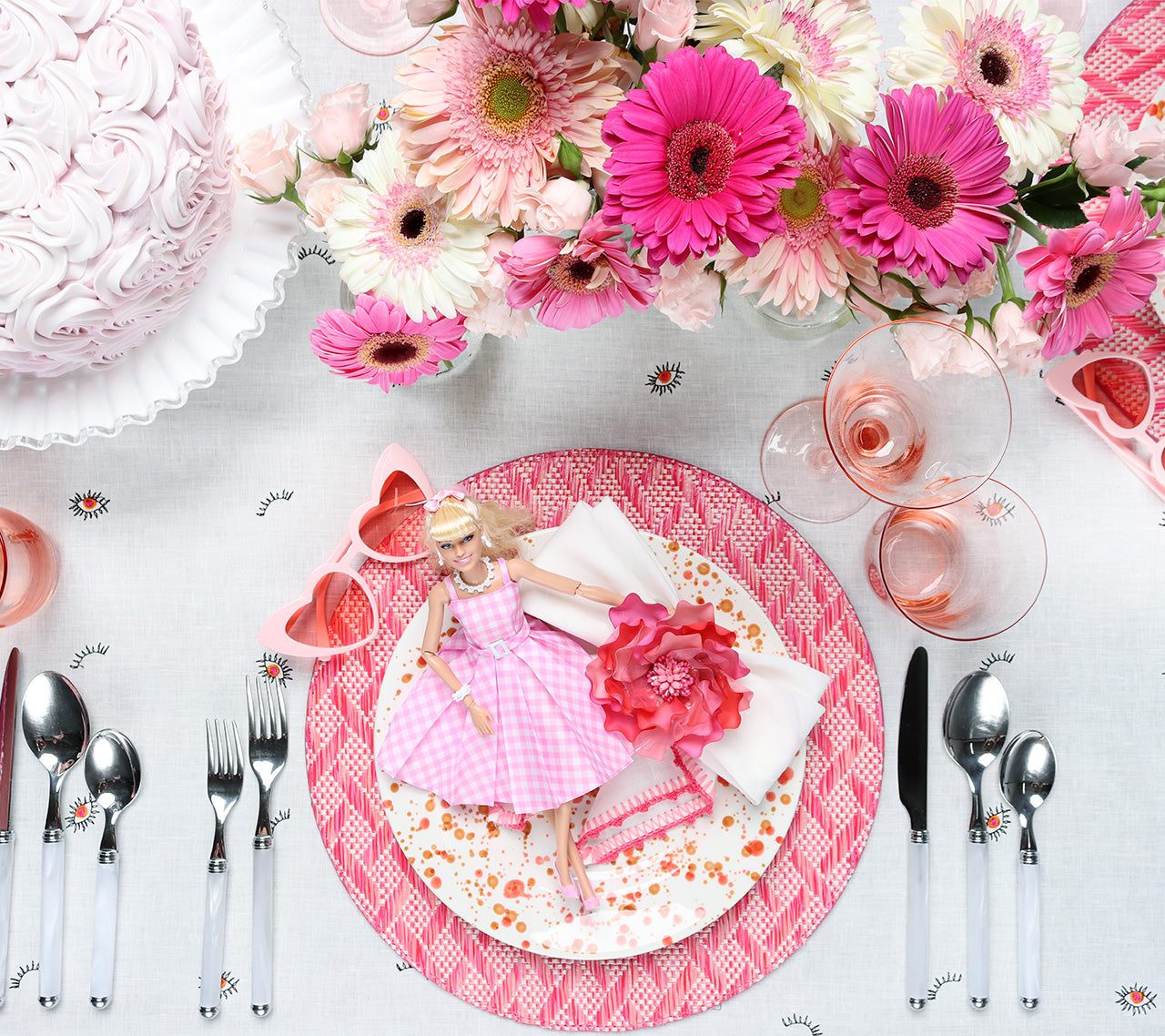 Kim Seybert Luxury Knotted Edge Napkin in White, Pink & Blush 