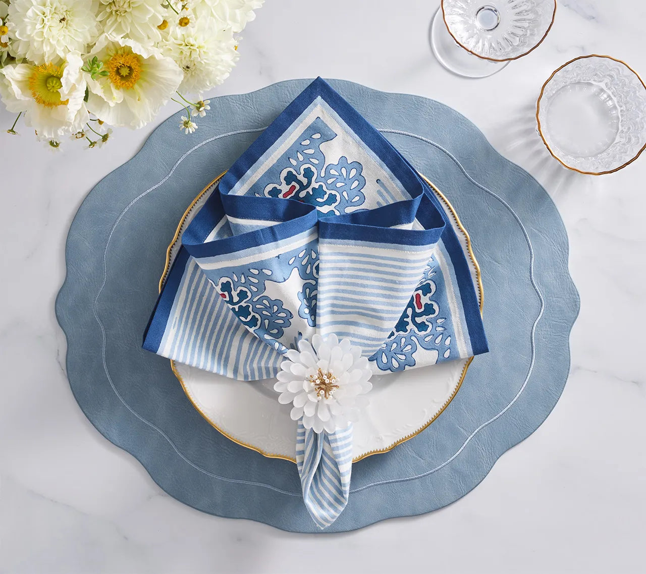 #color_white & blue