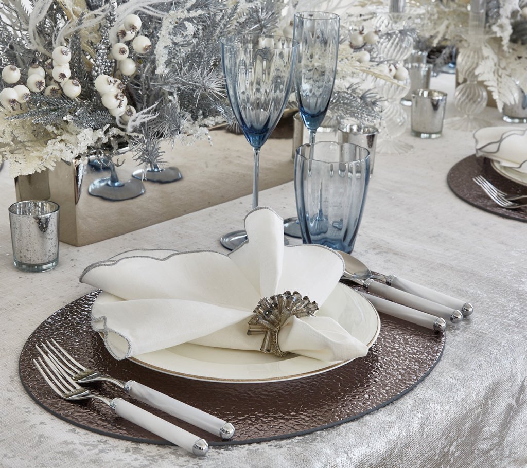 Luminance Napkin in White & Silver, Set of 4