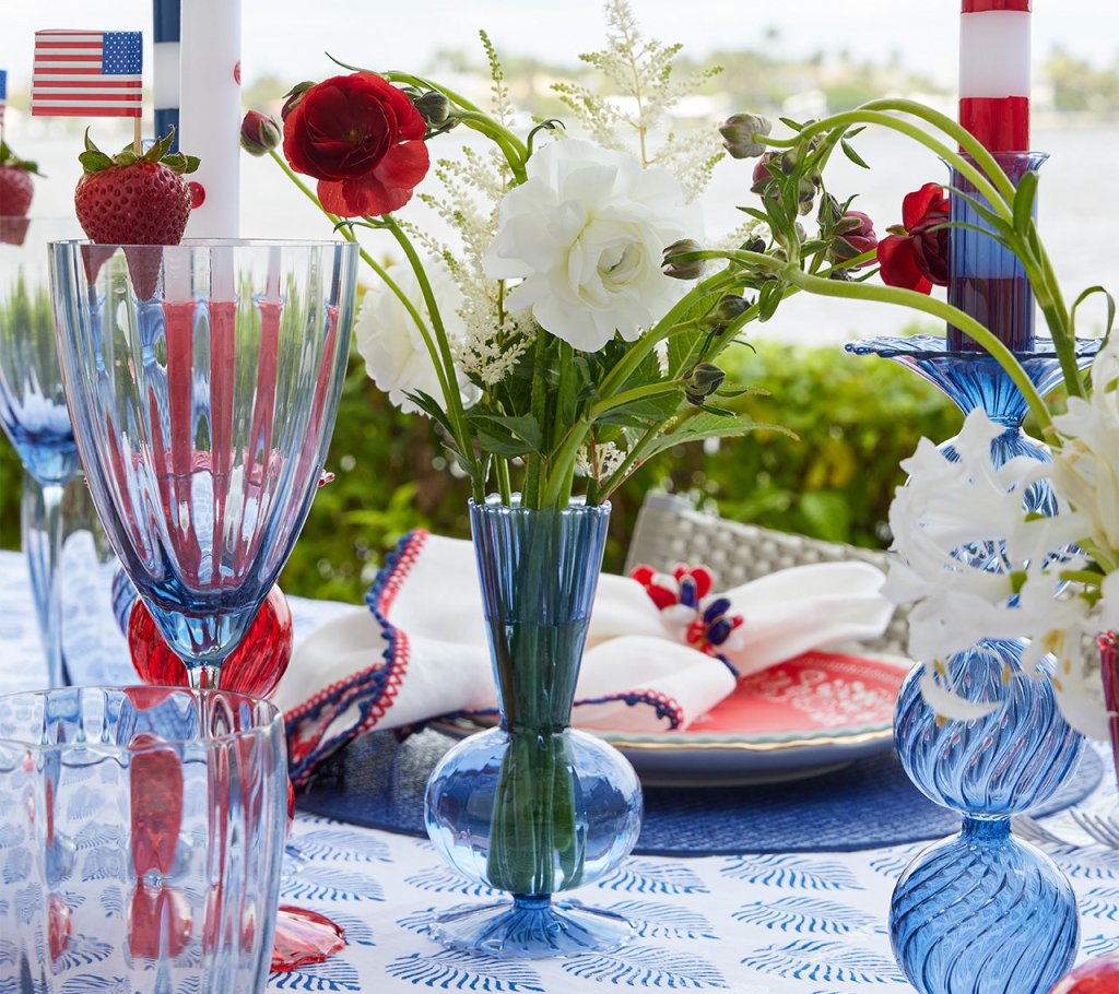 Kim Seybert, Inc.Tess Bud Vase in Blue, Set of 3 in a BoxHome Decor