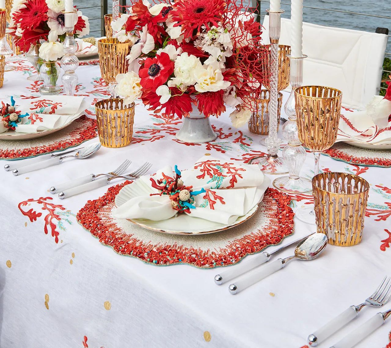 Coral Spray Tablecloth 126 x 54 in White, Coral & Turquoise