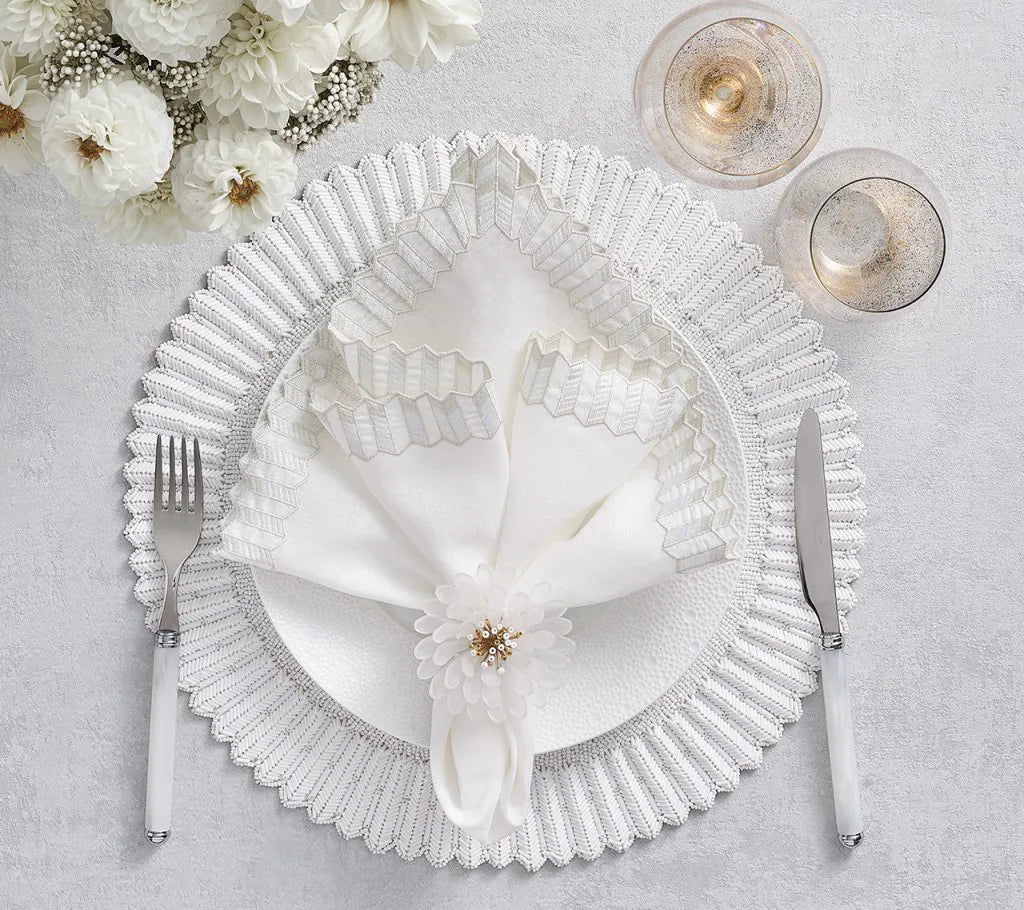 Lumina Napkin in White, Set of 4