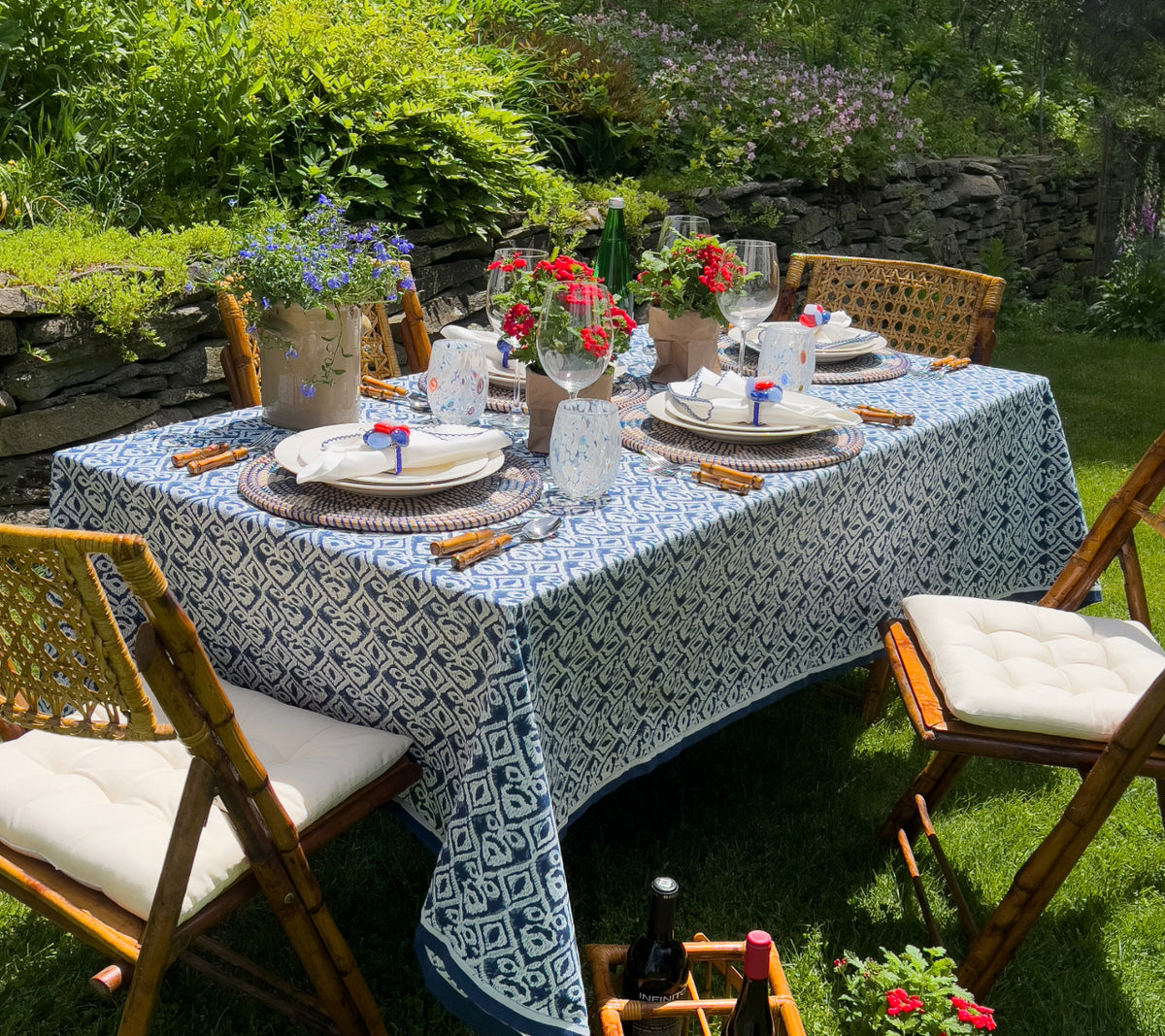 Alfresco Tablecloth in Navy & Blue