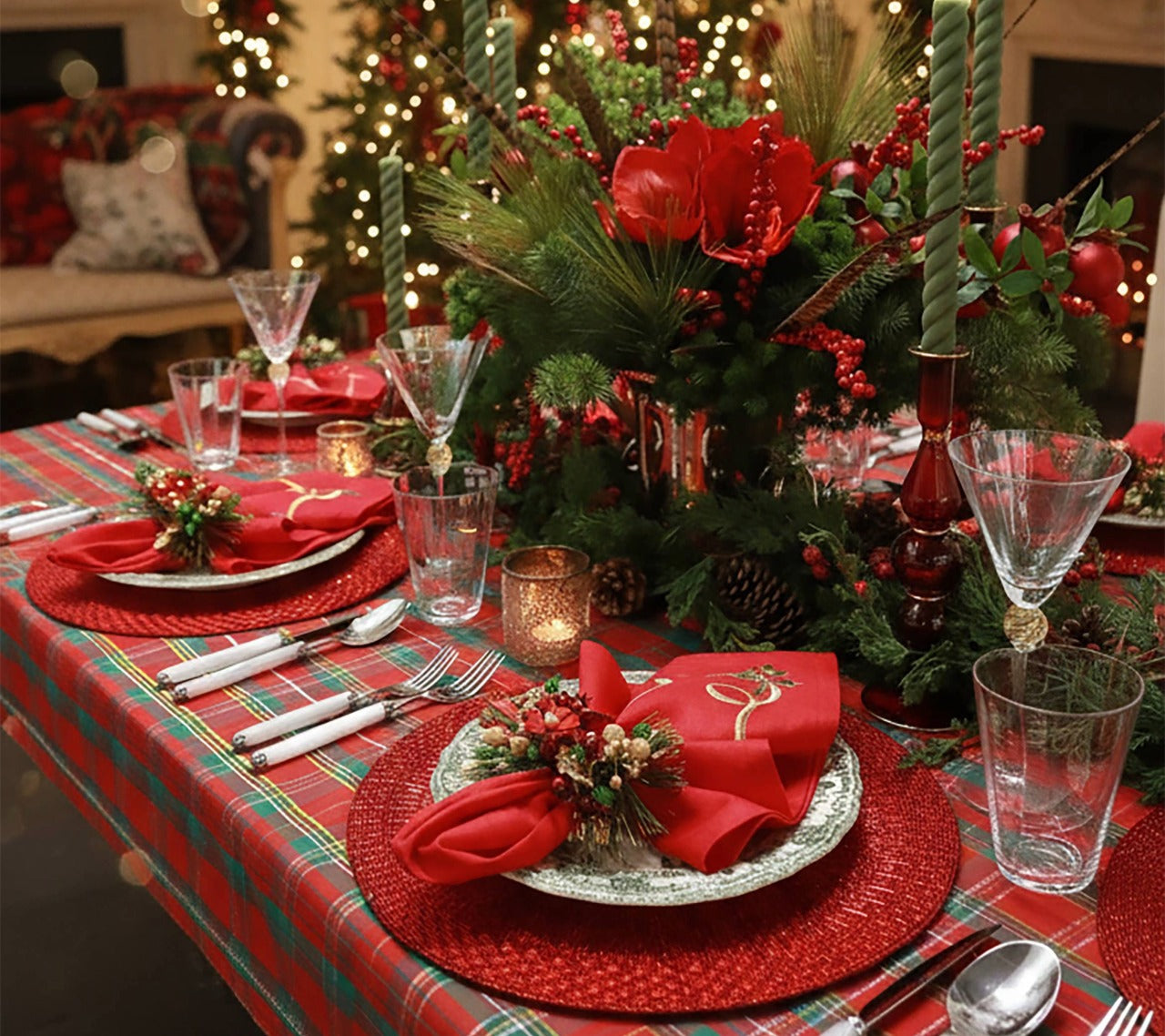 Xmas Ribbon Napkin in Red, Green & Gold
