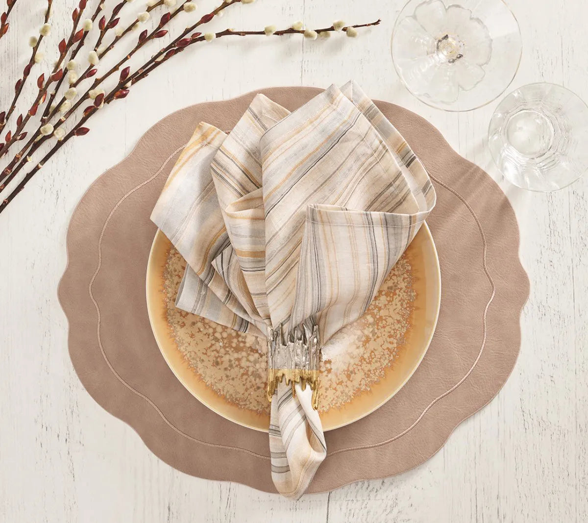 #color_taupe