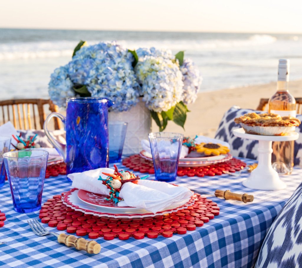 Round Bamboo Placemat in Coral