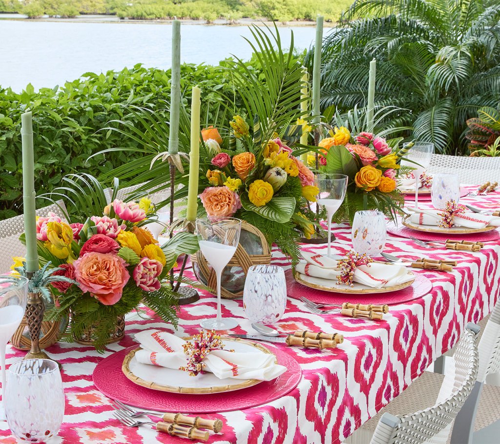 Kim Seybert, Inc.Watercolor Ikat Tablecloth in FuchsiaTablecloths