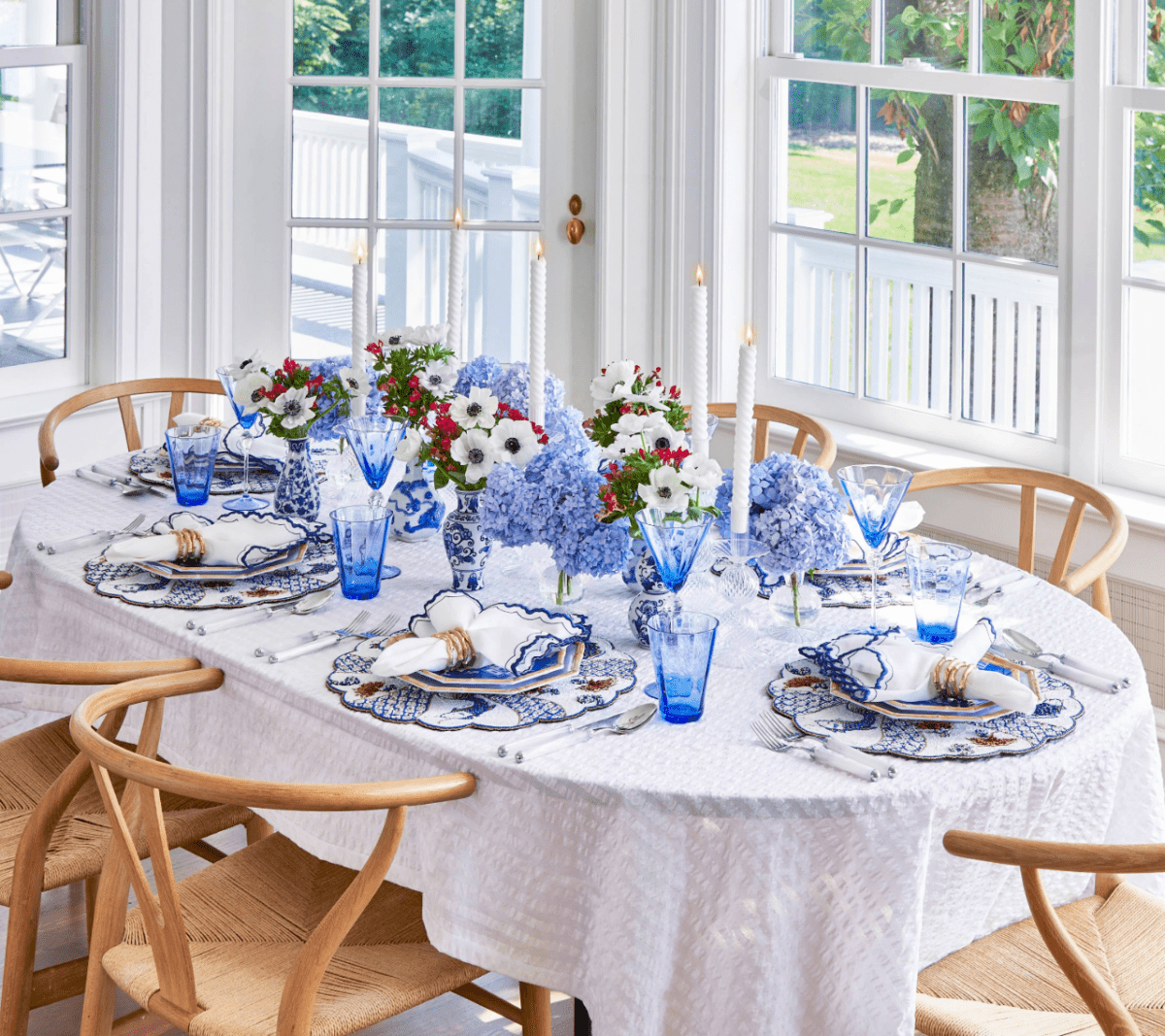 Arches Napkin in White & Blue, Set of 4
