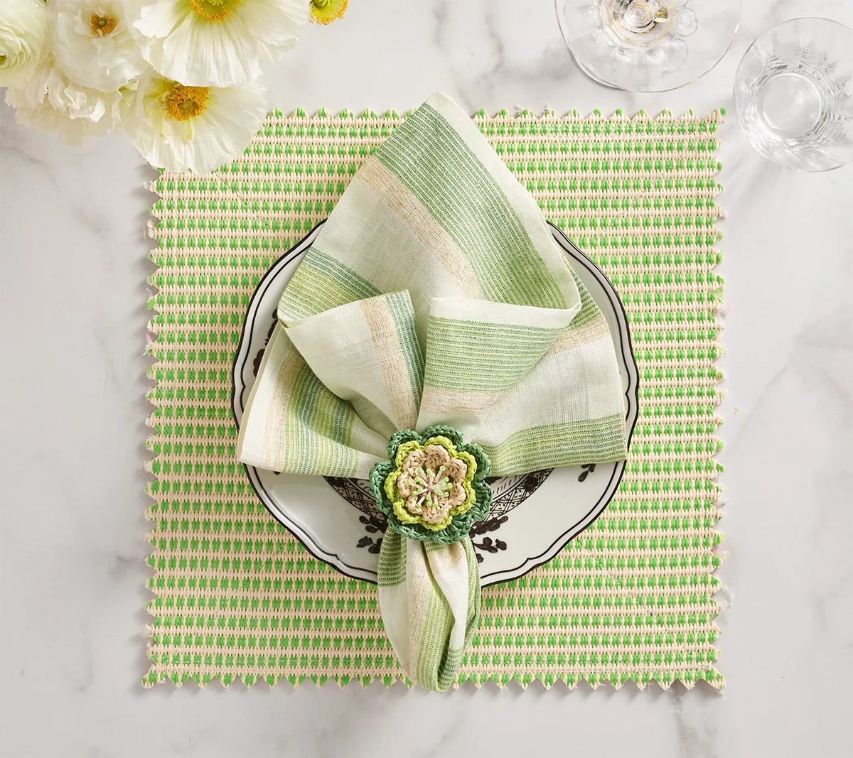 #color_green & white