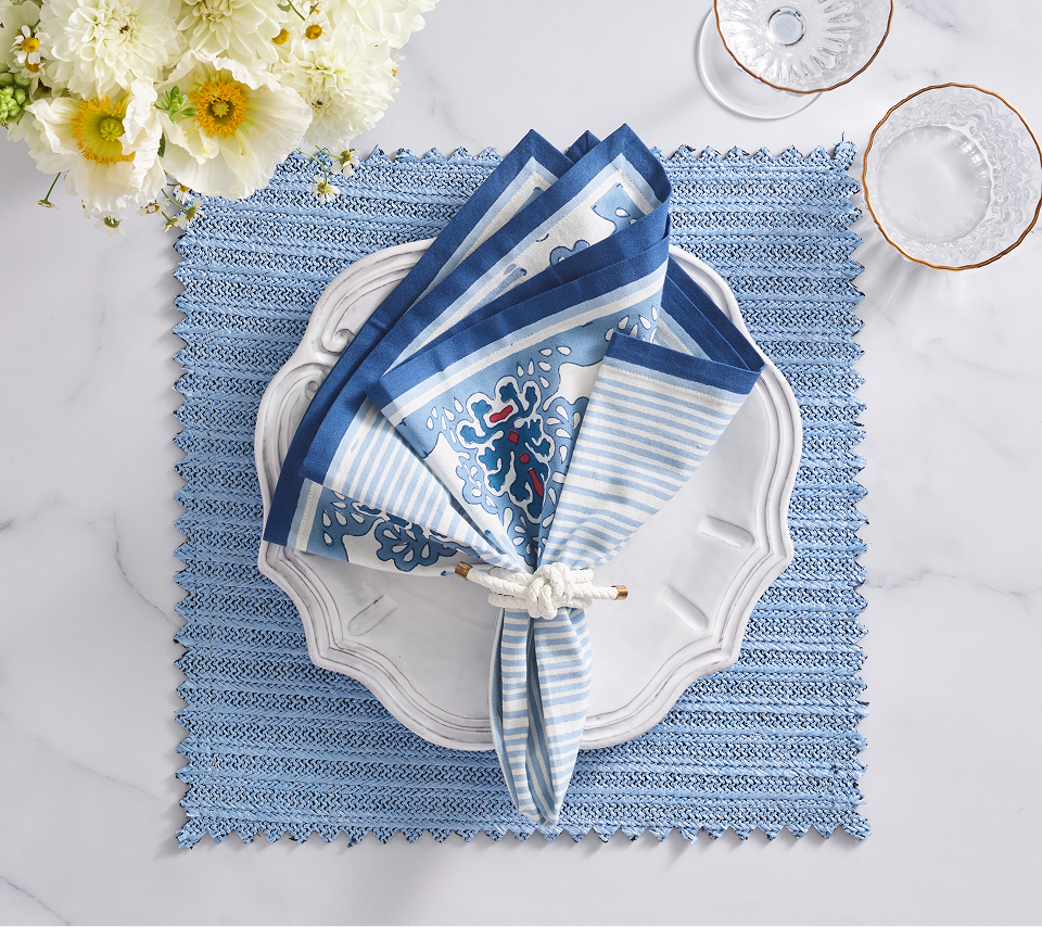 Filigree Napkin in White & Blue, Set of 4