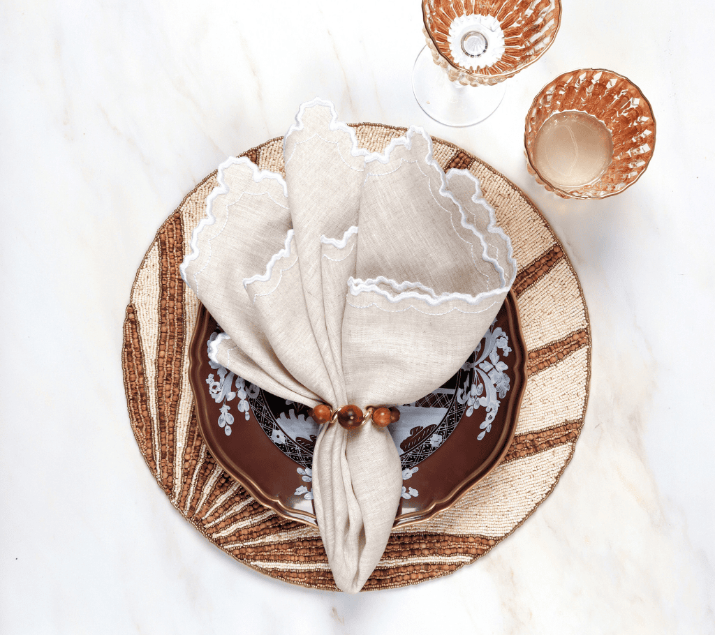 #color_Natural & White