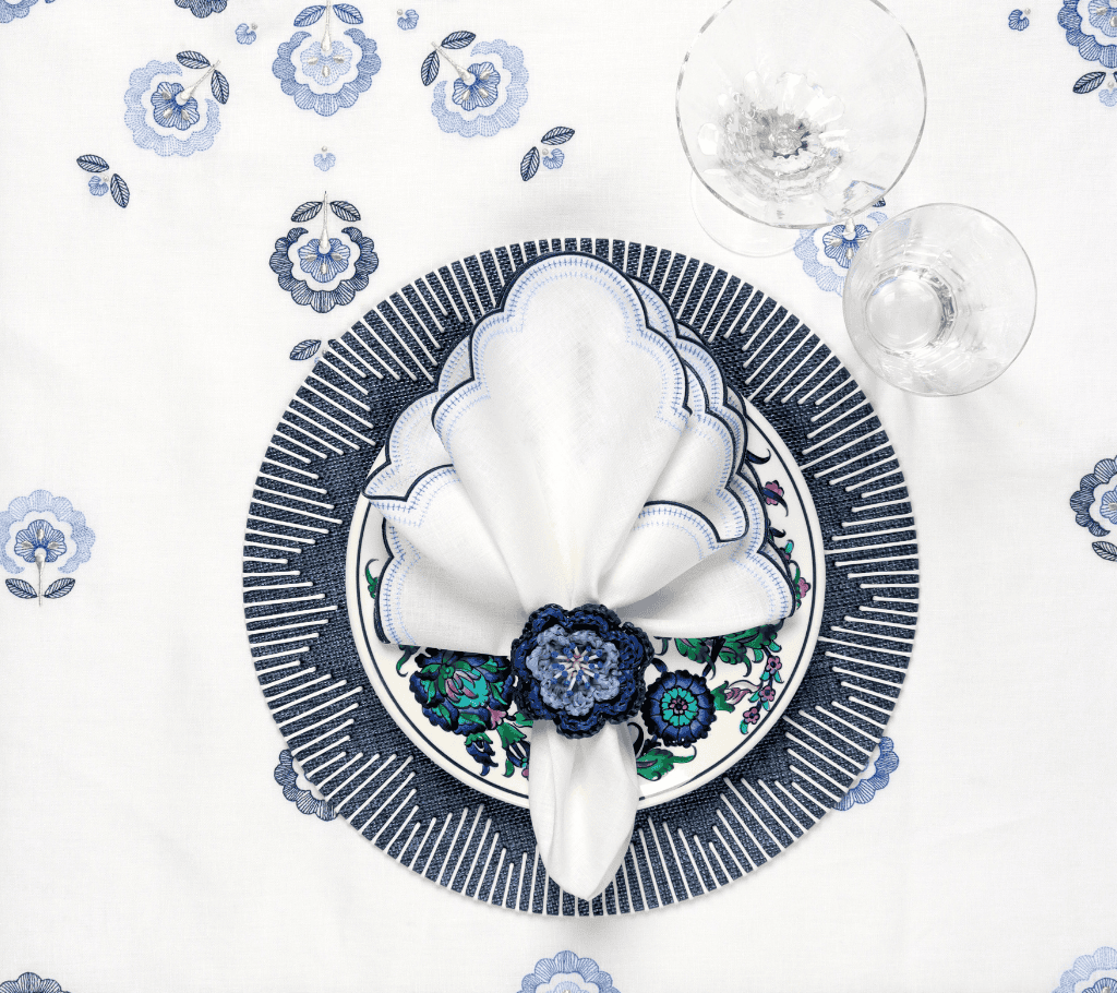 Carnation Tablecloth in White & Blue