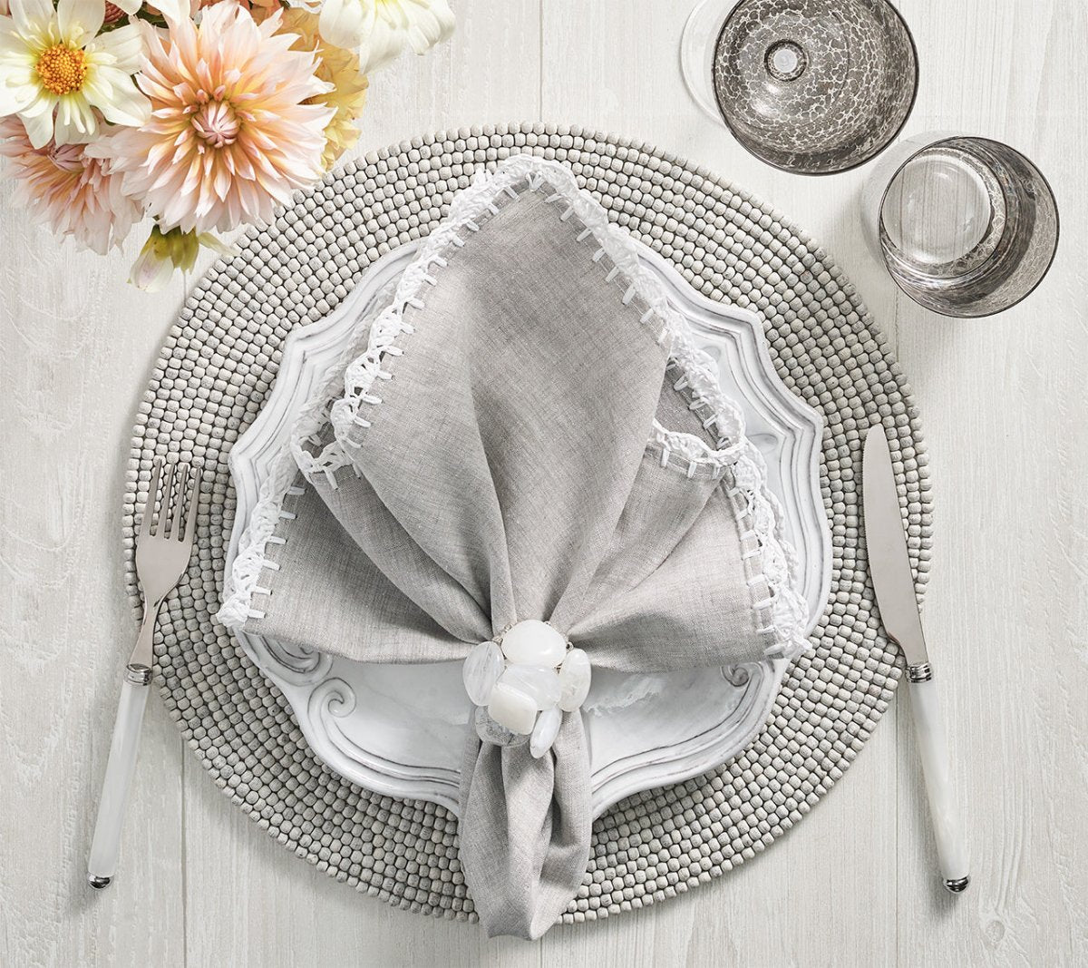 Shell Edge Napkin in Gray & White, Set of 4