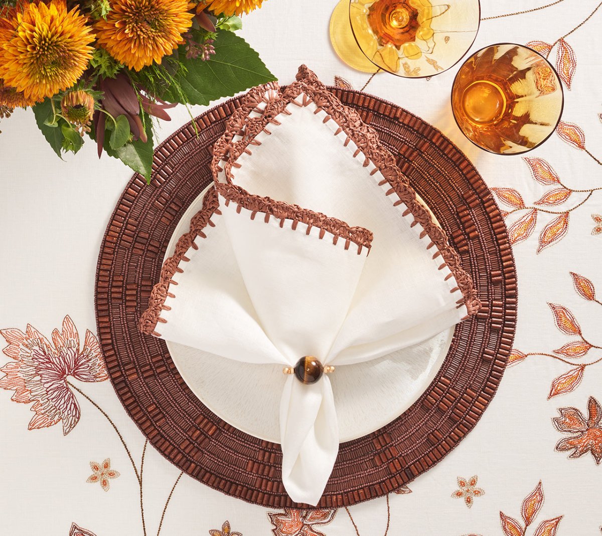 Shell Edge Napkin in White & Brown, Set of 4