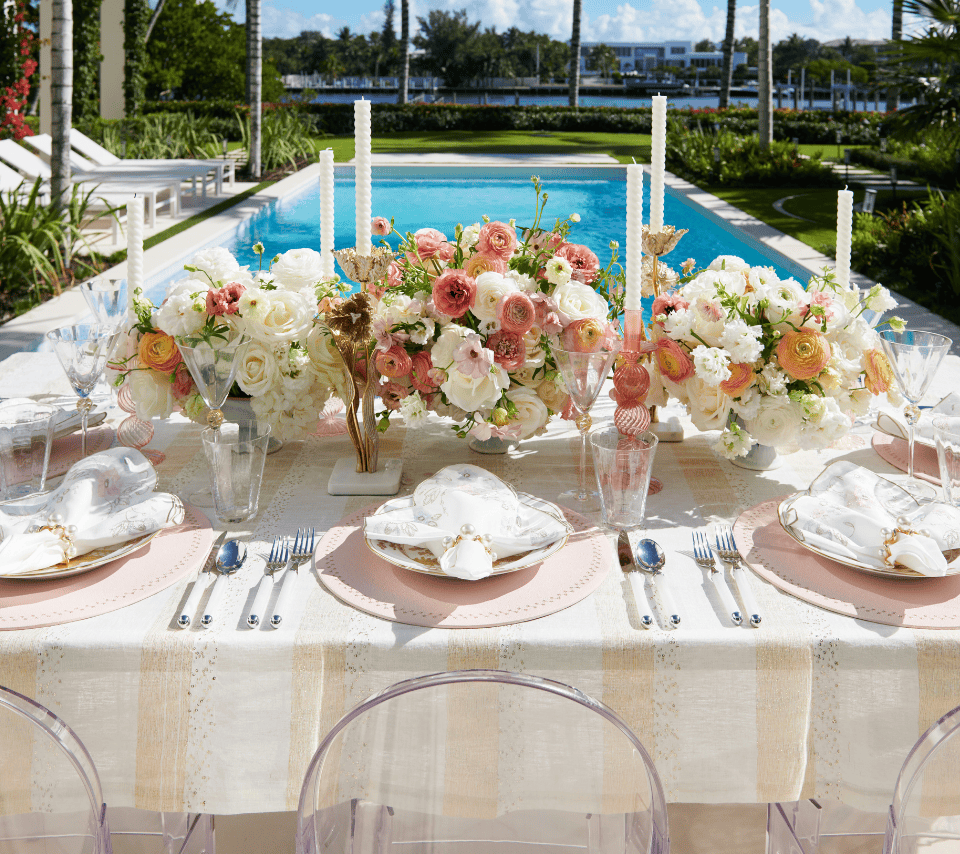 Spectra Tablecloth in White & Gold