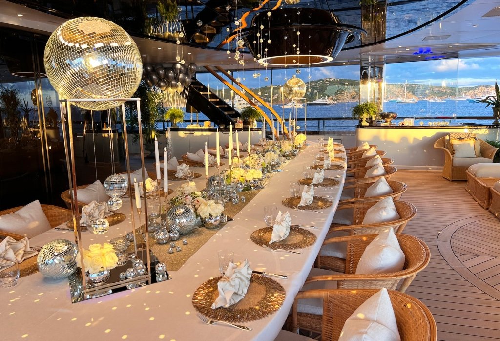 The Art of How to Use Table Runners and Placemats - Kim Seybert