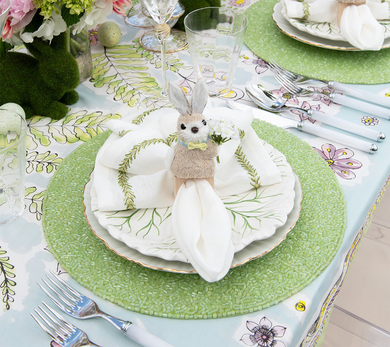 easter tablescape trends 2025