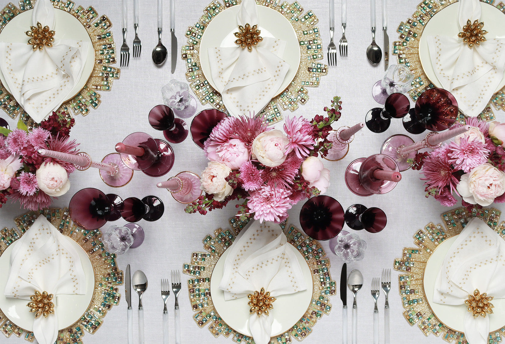 New Years Decorations: Luxury Table Settings & Toasting a Most Stylish Year