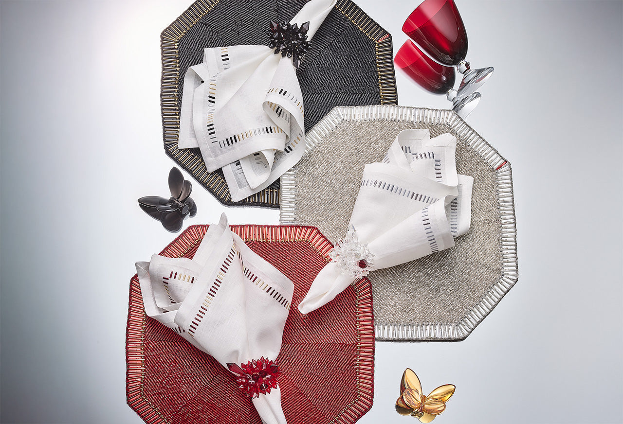 Holiday Placemats To Create A Designer-Looking Table