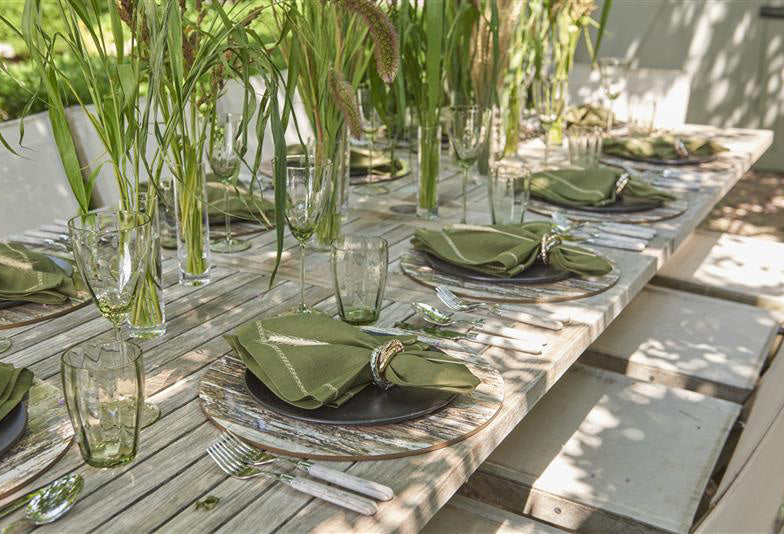 Cylinder glass vase table centerpiece highlighting different types of vase shapes