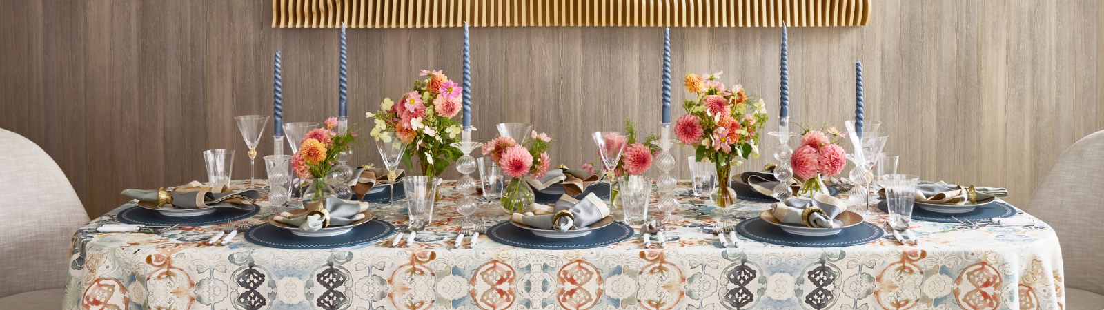 Kim Seybert Luxury Mira Tablecloth with round Bamboo Placemats and Cosmos Napkin Ring