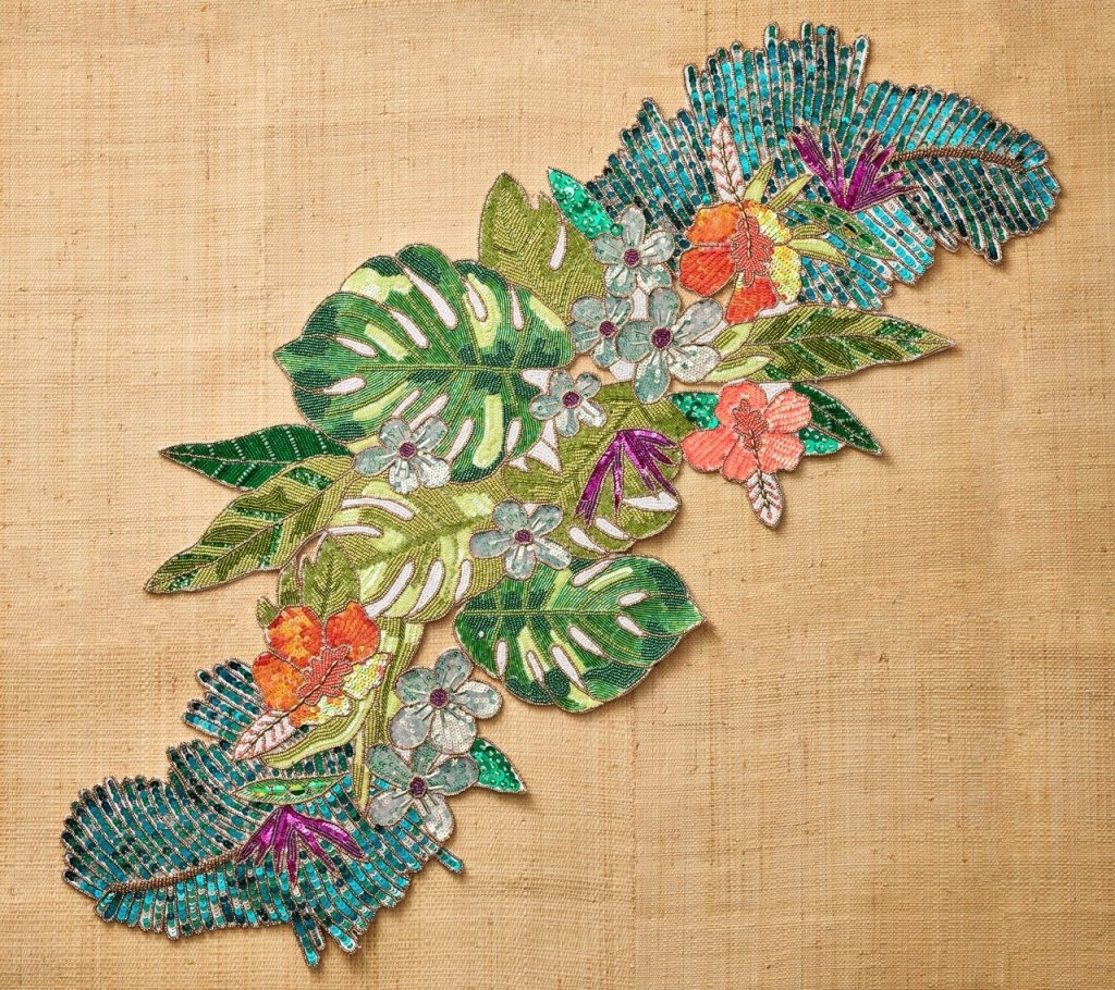 table runner 金彩「夢巻絵」　帯リメイク　正絹　長長尺 Belize Table Runner in Multi | Kim Seybert