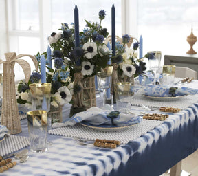 Kim Seybert Luxury Duo Dye Tablecloth in Navy & Periwinkle