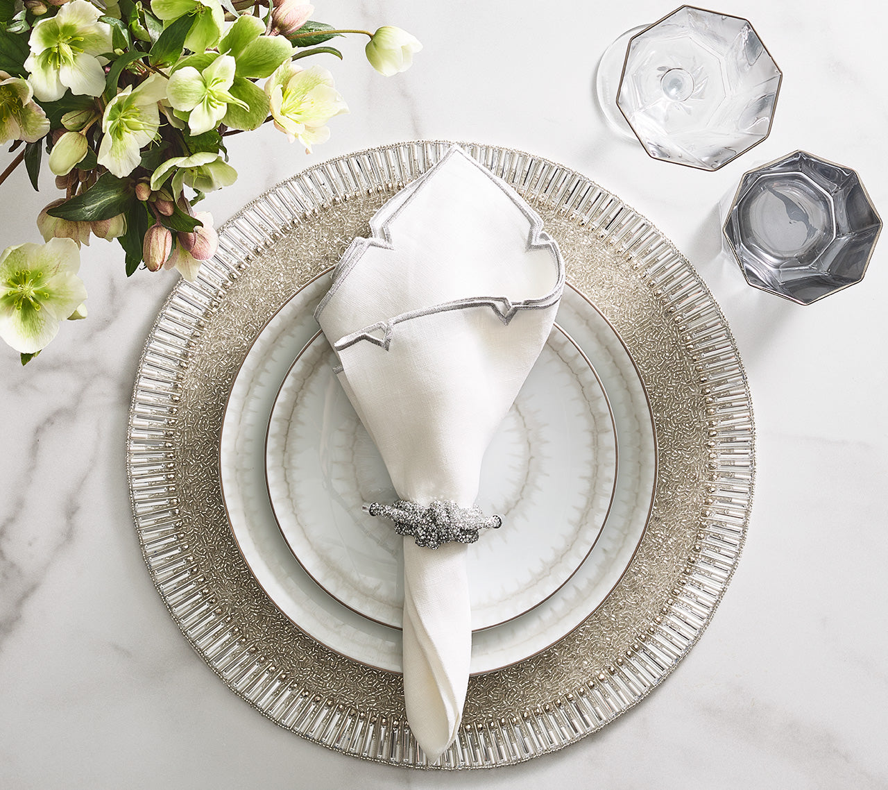 Kim Seybert Luxury Divot Napkin in White & Silver