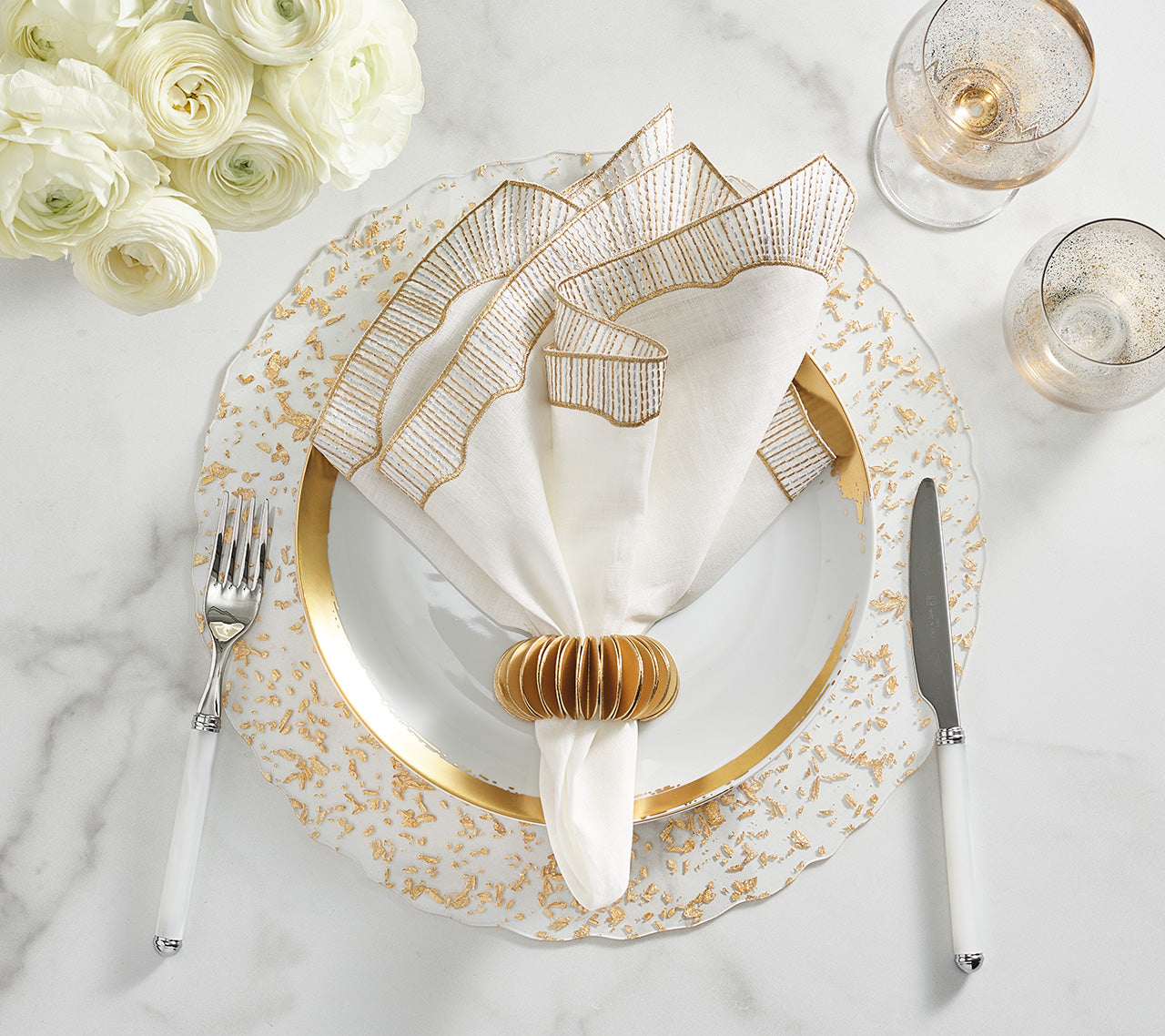 Kim Seybert Luxury Frame Napkin in White, Gold & Silver