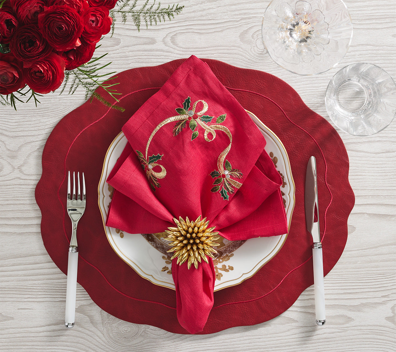 Xmas Ribbon Napkin in Red, Green & Gold