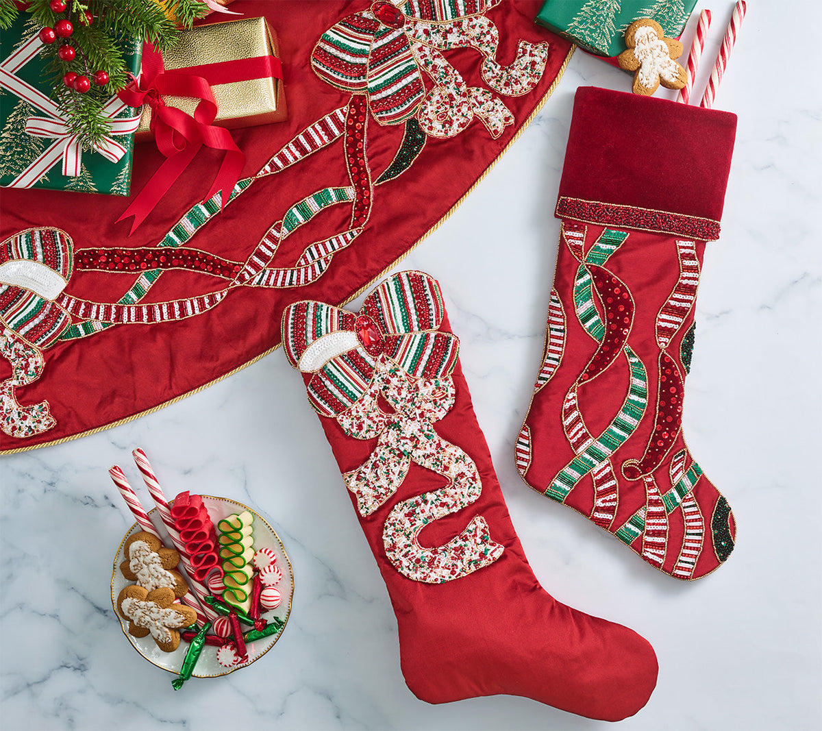 Merry Garland Tree Skirt in Red, Green & Gold