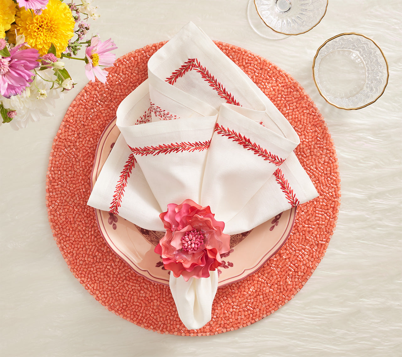 Jardin Napkin in White & Coral, Set of 4