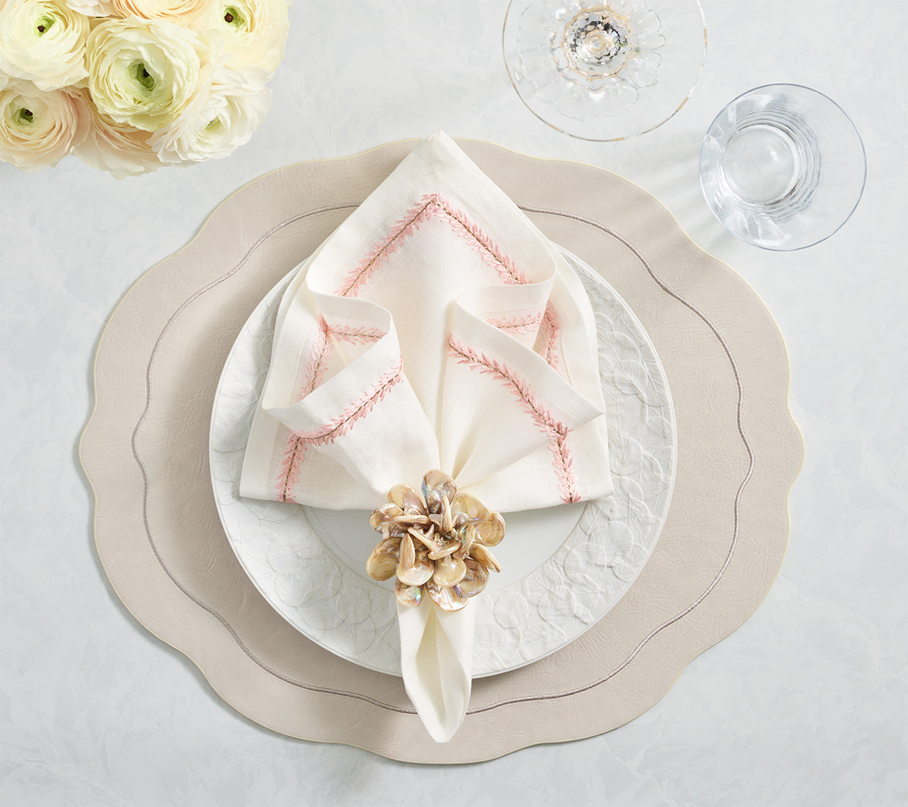 Jardin Napkin in White & Blush, Set of 4