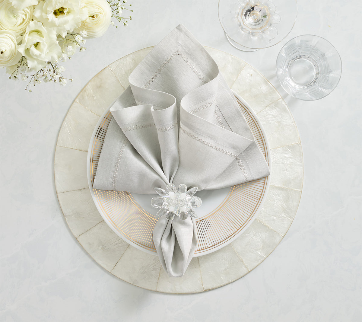 Spectra Napkin Ring in Clear & White, Set of 4 in a Gift Box