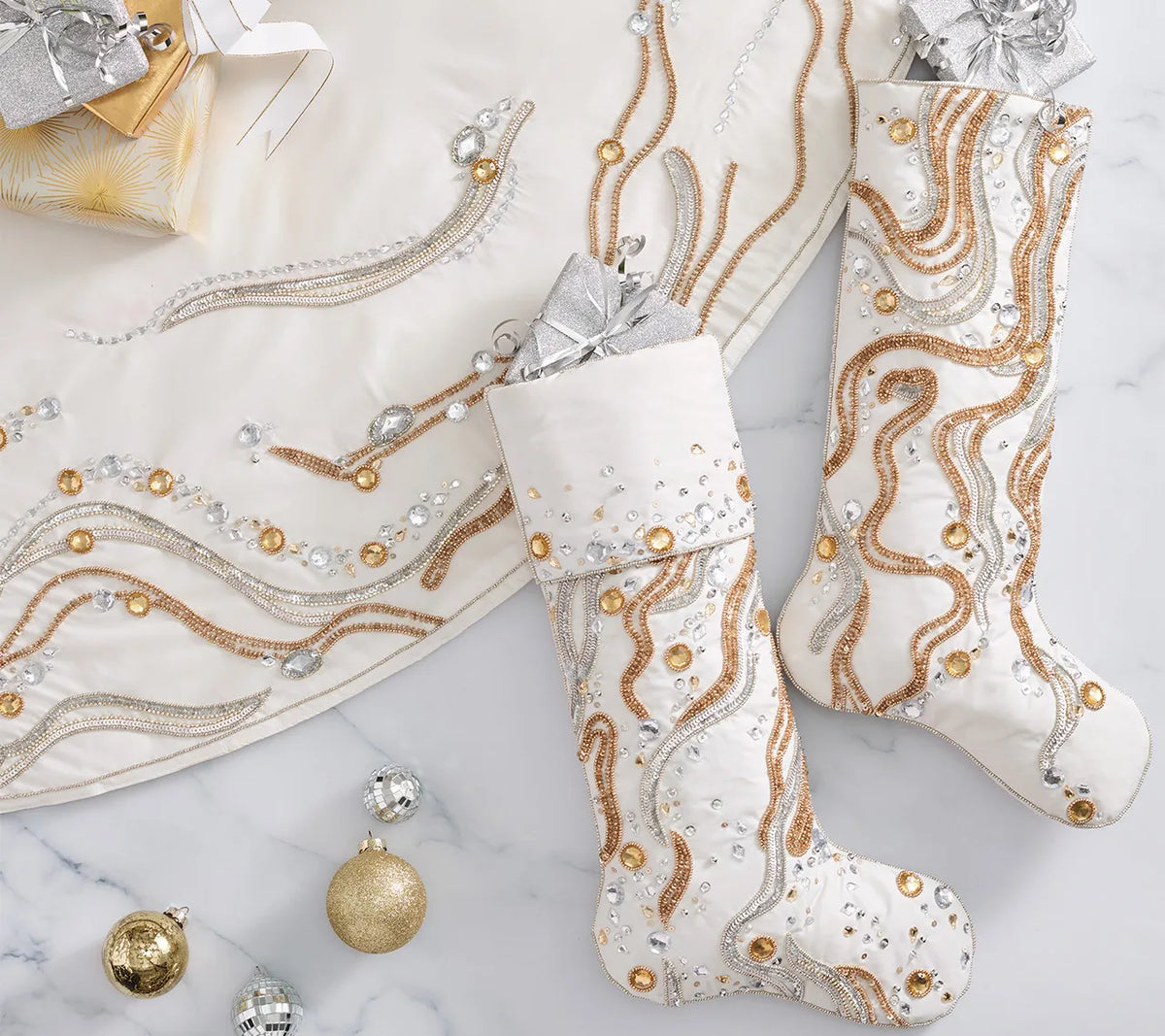 Gilt Wave Stocking in Gold & Silver