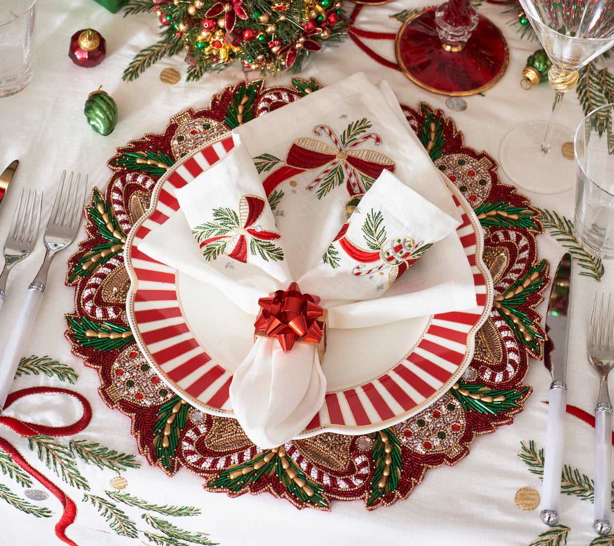 Tinsel Bow Napkin in White, Red & Green, Set of 4