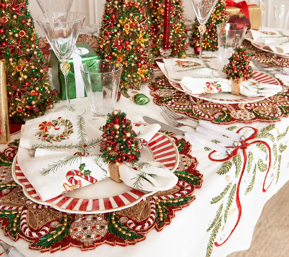 Xmas Trellis Napkin in White, Red & Green, Set of 4