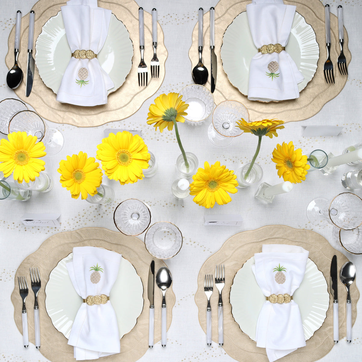 Pin Dot Tablecloth in Gold & Silver